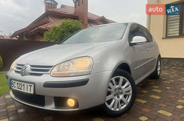 Хэтчбек Volkswagen Golf 2009 в 