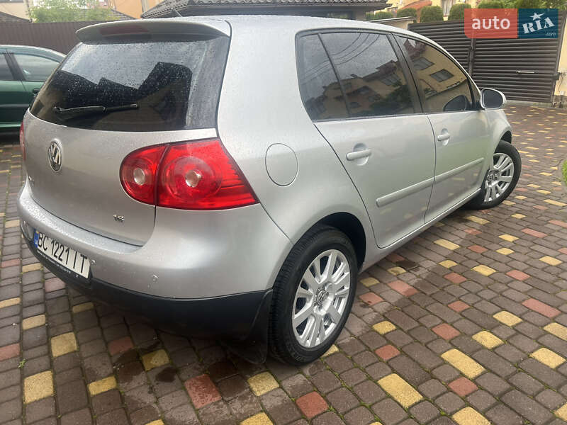Хетчбек Volkswagen Golf 2009 в Львові
