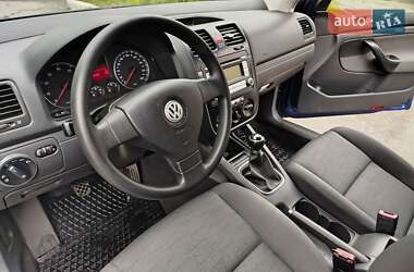 Хетчбек Volkswagen Golf 2005 в 