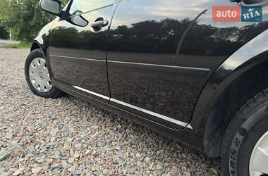 Хэтчбек Volkswagen Golf 2000 в 