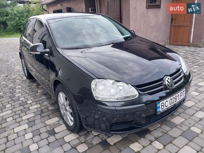 Хэтчбек Volkswagen Golf 2005 в Ходорове