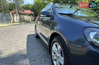 Универсал Volkswagen Golf 2010 в 
