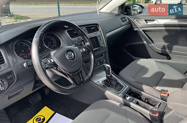 Хэтчбек Volkswagen Golf 2013 в 