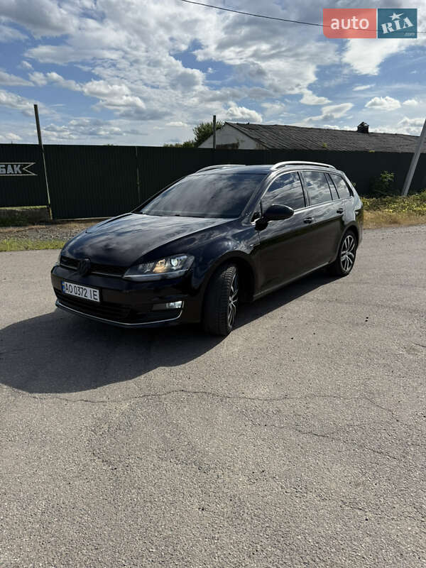 Універсал Volkswagen Golf 2015 в Мукачевому