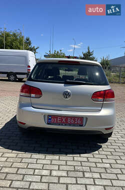 Хэтчбек Volkswagen Golf 2010 в 