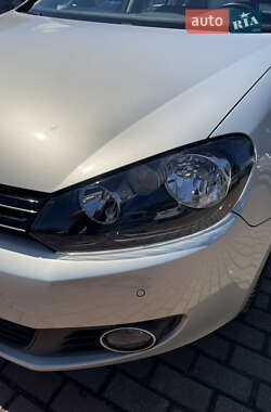 Хэтчбек Volkswagen Golf 2010 в 