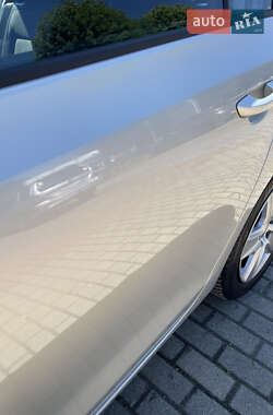 Хэтчбек Volkswagen Golf 2010 в 