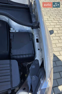 Хэтчбек Volkswagen Golf 2010 в 