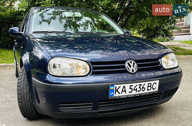 Хетчбек Volkswagen Golf 2003 в Києві