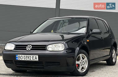 Хэтчбек Volkswagen Golf 1998 в 