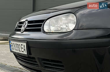 Хэтчбек Volkswagen Golf 1998 в 