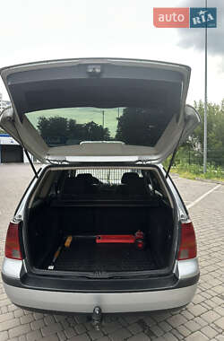 Універсал Volkswagen Golf 2001 в 