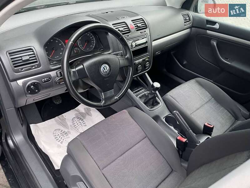 Хетчбек Volkswagen Golf 2008 в Івано-Франківську