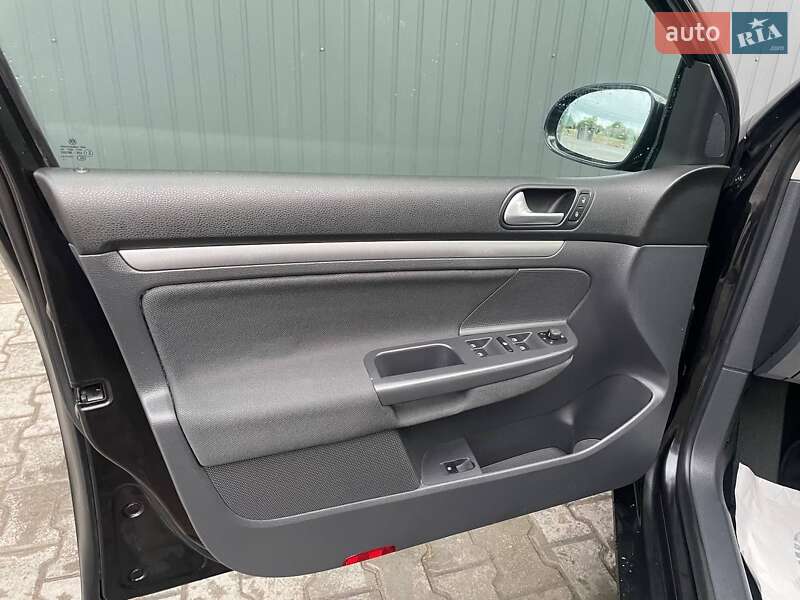 Хетчбек Volkswagen Golf 2008 в Івано-Франківську