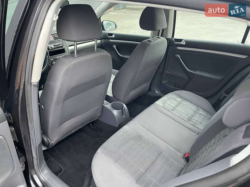 Хетчбек Volkswagen Golf 2008 в Івано-Франківську