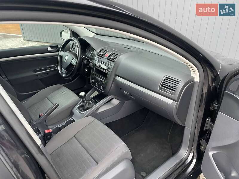 Хетчбек Volkswagen Golf 2008 в Івано-Франківську