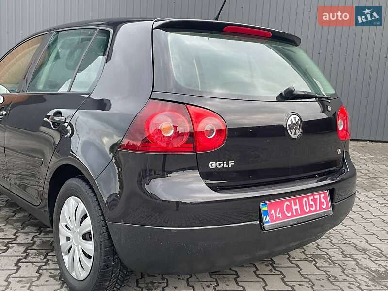 Хетчбек Volkswagen Golf 2008 в Івано-Франківську