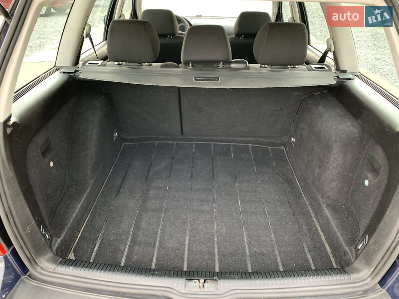 Універсал Volkswagen Golf 2005 в Львові