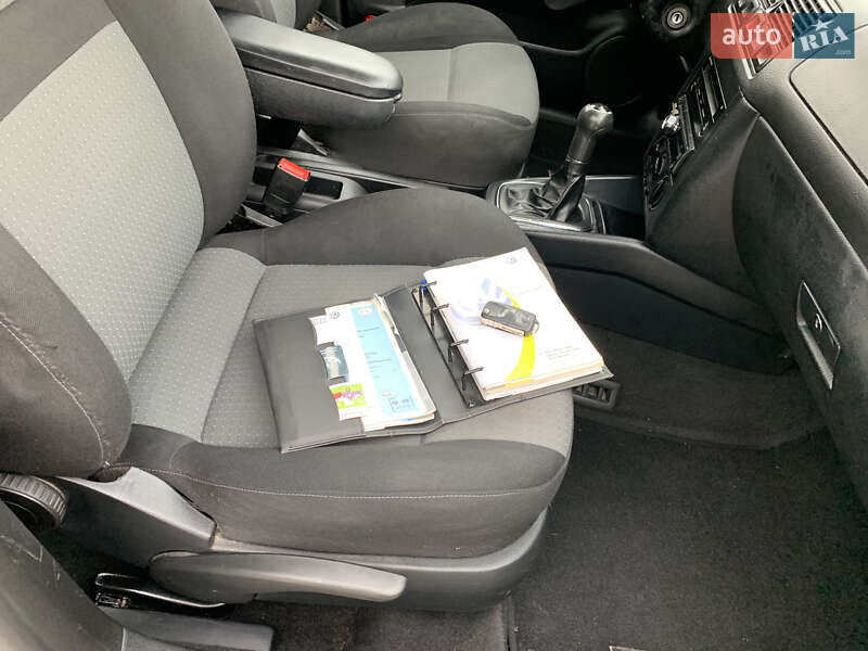 Універсал Volkswagen Golf 2005 в Львові