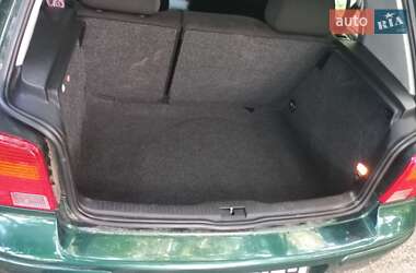 Хэтчбек Volkswagen Golf 1999 в 