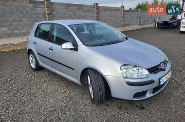 Хэтчбек Volkswagen Golf 2005 в Луцке