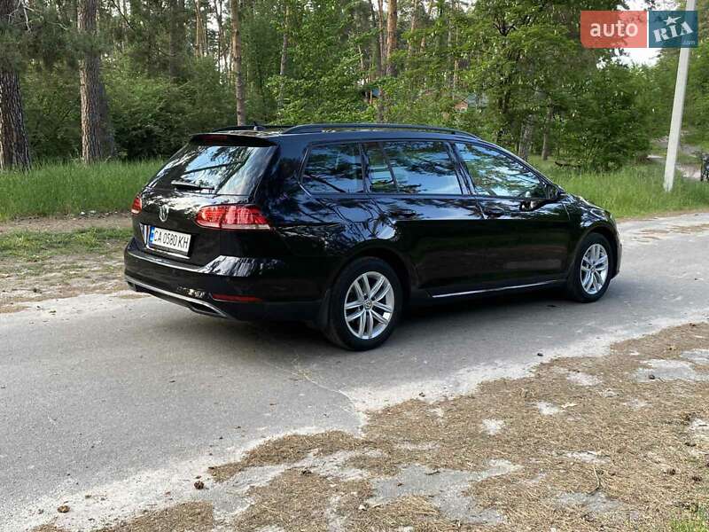 Універсал Volkswagen Golf 2018 в Черкасах