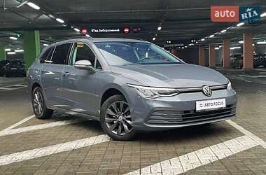 Универсал Volkswagen Golf 2021 в Киеве
