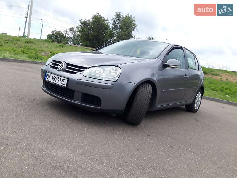 Хетчбек Volkswagen Golf 2004 в Кривому Розі