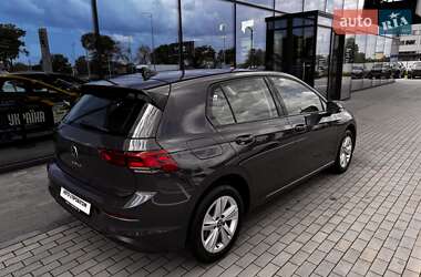 Хетчбек Volkswagen Golf 2022 в 