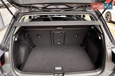 Хетчбек Volkswagen Golf 2022 в 