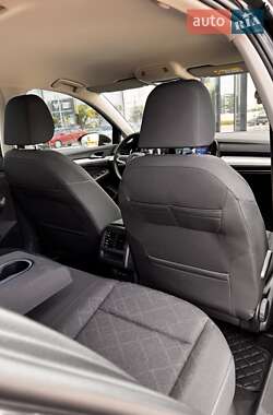 Хетчбек Volkswagen Golf 2022 в 