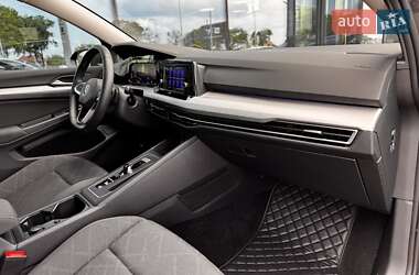 Хетчбек Volkswagen Golf 2022 в 