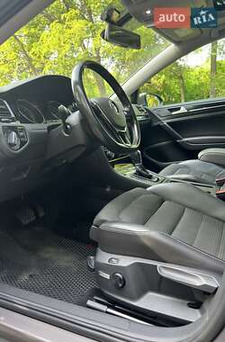 Универсал Volkswagen Golf 2015 в 