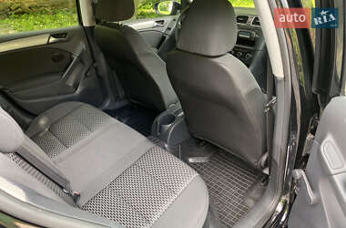 Хэтчбек Volkswagen Golf 2009 в 