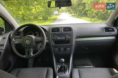 Хэтчбек Volkswagen Golf 2009 в 