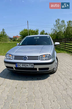 Хэтчбек Volkswagen Golf 2000 в Самборе