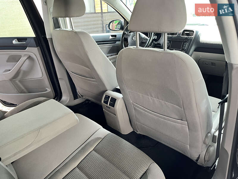 Универсал Volkswagen Golf 2011 в Харькове