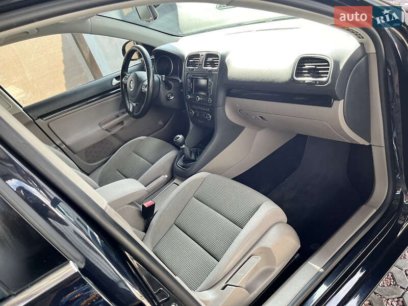 Универсал Volkswagen Golf 2011 в Харькове