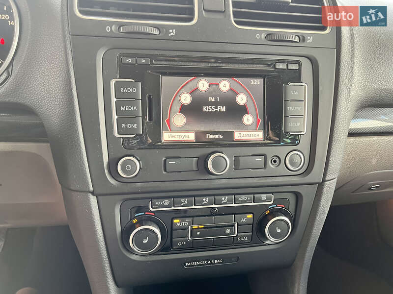 Универсал Volkswagen Golf 2011 в Харькове