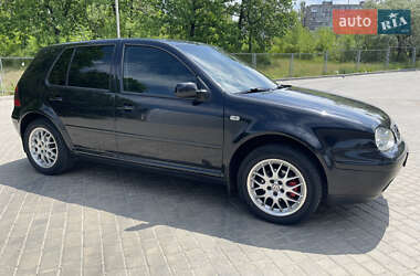 Хетчбек Volkswagen Golf 2001 в Миколаєві