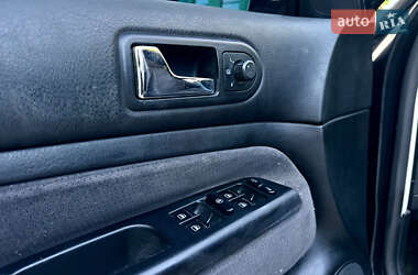 Хетчбек Volkswagen Golf 1999 в 