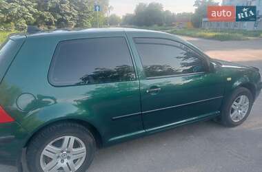 Хэтчбек Volkswagen Golf 1999 в 