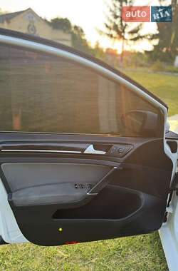 Універсал Volkswagen Golf 2013 в 
