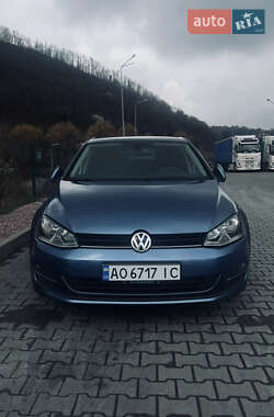 Хэтчбек Volkswagen Golf 2014 в Ужгороде
