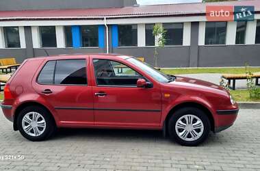 Хэтчбек Volkswagen Golf 1998 в 
