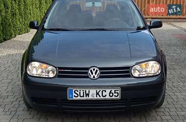 Хетчбек Volkswagen Golf 2002 в 