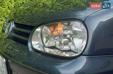 Хетчбек Volkswagen Golf 2002 в 