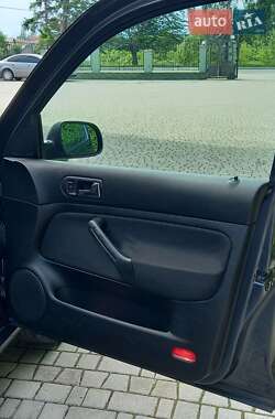 Хетчбек Volkswagen Golf 2002 в 