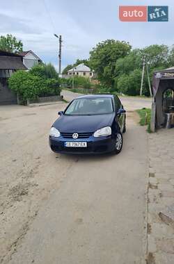 Хетчбек Volkswagen Golf 2005 в Чернівцях