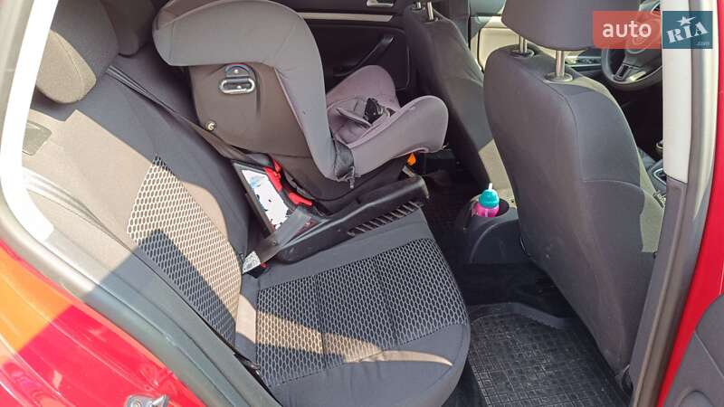 Универсал Volkswagen Golf 2010 в Броварах